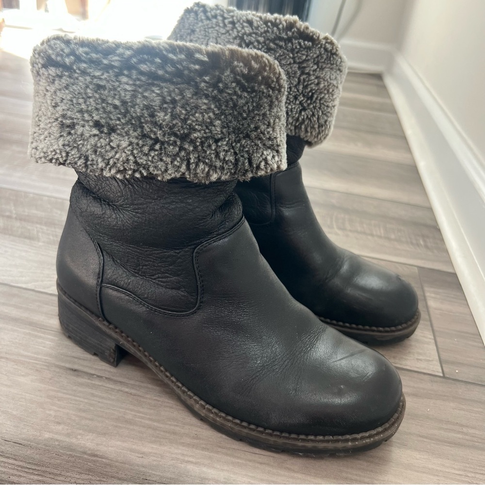 Blondo Black Leather Fold-Over Fur-Trim Ankle Boots - 10M - Picture 4 of 12